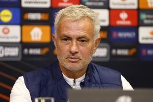 费内巴切主席：穆里尼奥是世上最无聊的人之一，除了足球啥也不谈