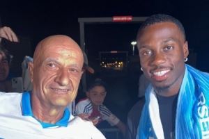 罗马诺：在马赛与尤文达成协议后，小维阿已抵达马赛