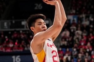 效果不错！朱俊龙半场仅1次出手 得4分1板2助&正负值为+17