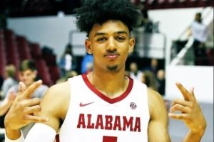 美记：太阳已裁掉沙克尔福德 球队获得后者G联盟参赛资格