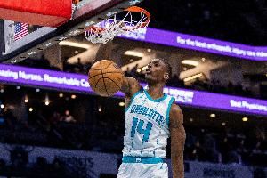 好内线!迪亚巴特9中7高效拿下17分12板1帽 6前场板