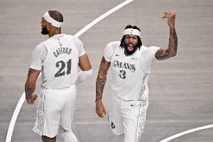 独行侠这是有毒?!球队三名中锋浓眉莱夫利加福德都因伤打不了